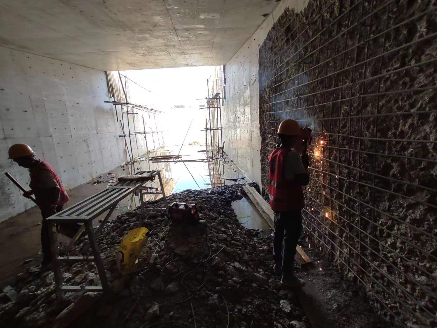 萍乡挖断承重墙导致楼体开裂，加固施工方案出炉